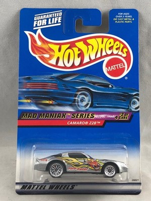 Hot Wheels 2000 Camaro Z28 Silver Mad Maniacs Series 2/4 #18