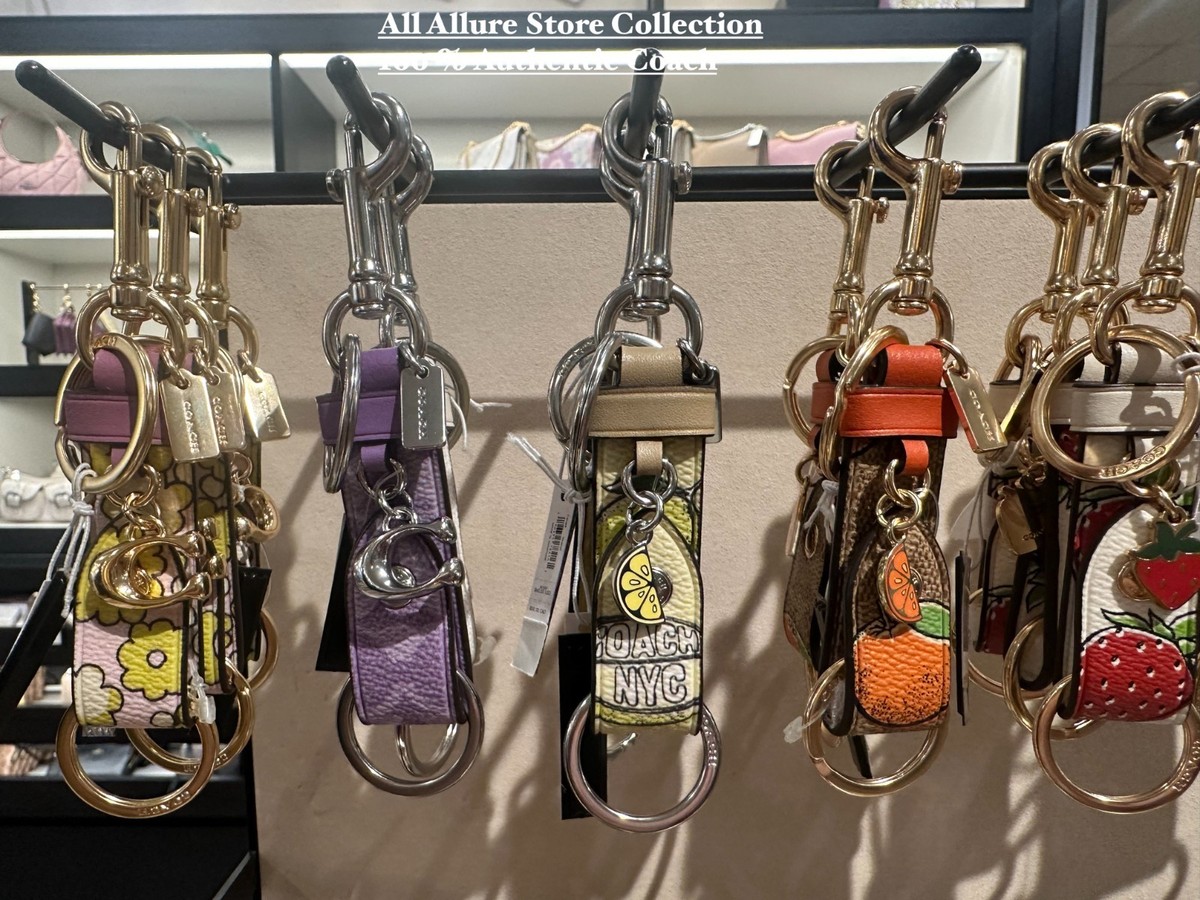 【COACH】フルーツ☆Trigger Snap Bag Charm☆キーホルダー 🧡💜COACH Trigger Snap Bag Charm Refined Calf Leather Key