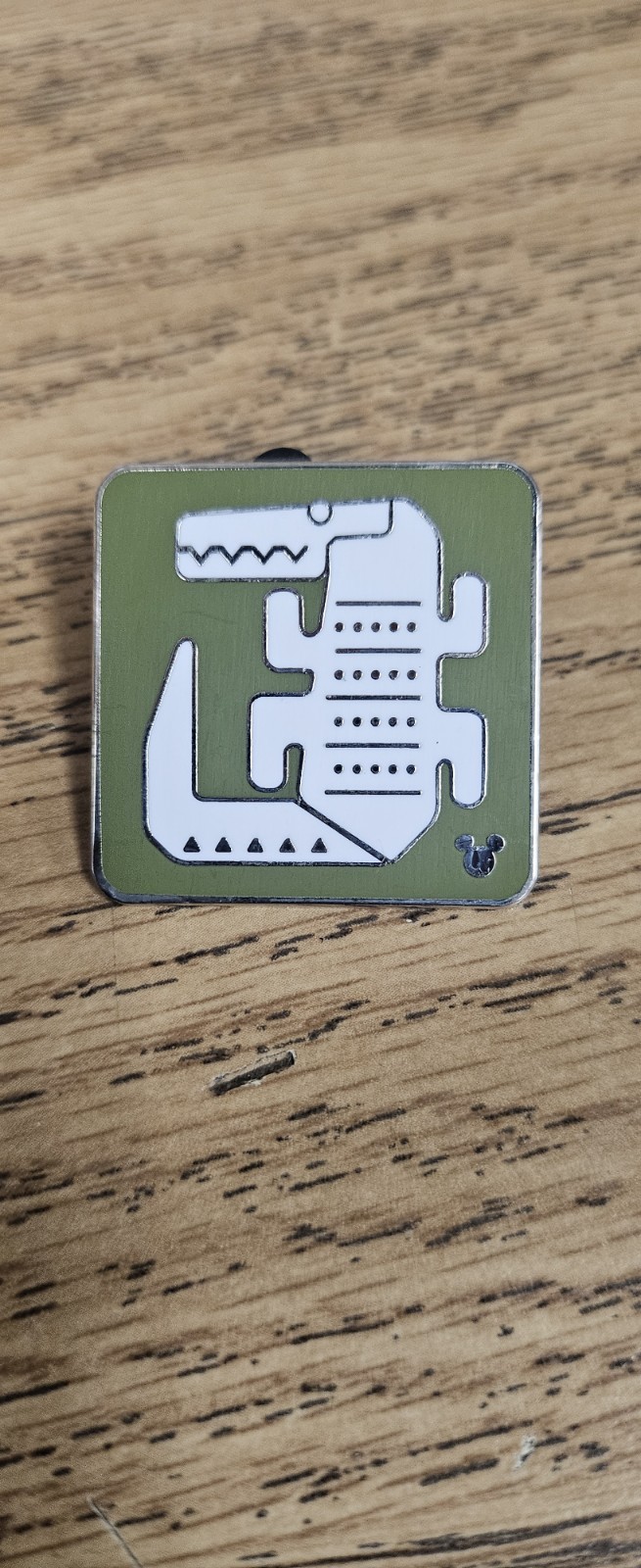 WALT DISNEY SHANGHAI RESORT CROCODILE  1 OF 6 TRADING PIN 2016 HIDDEN MICKEY