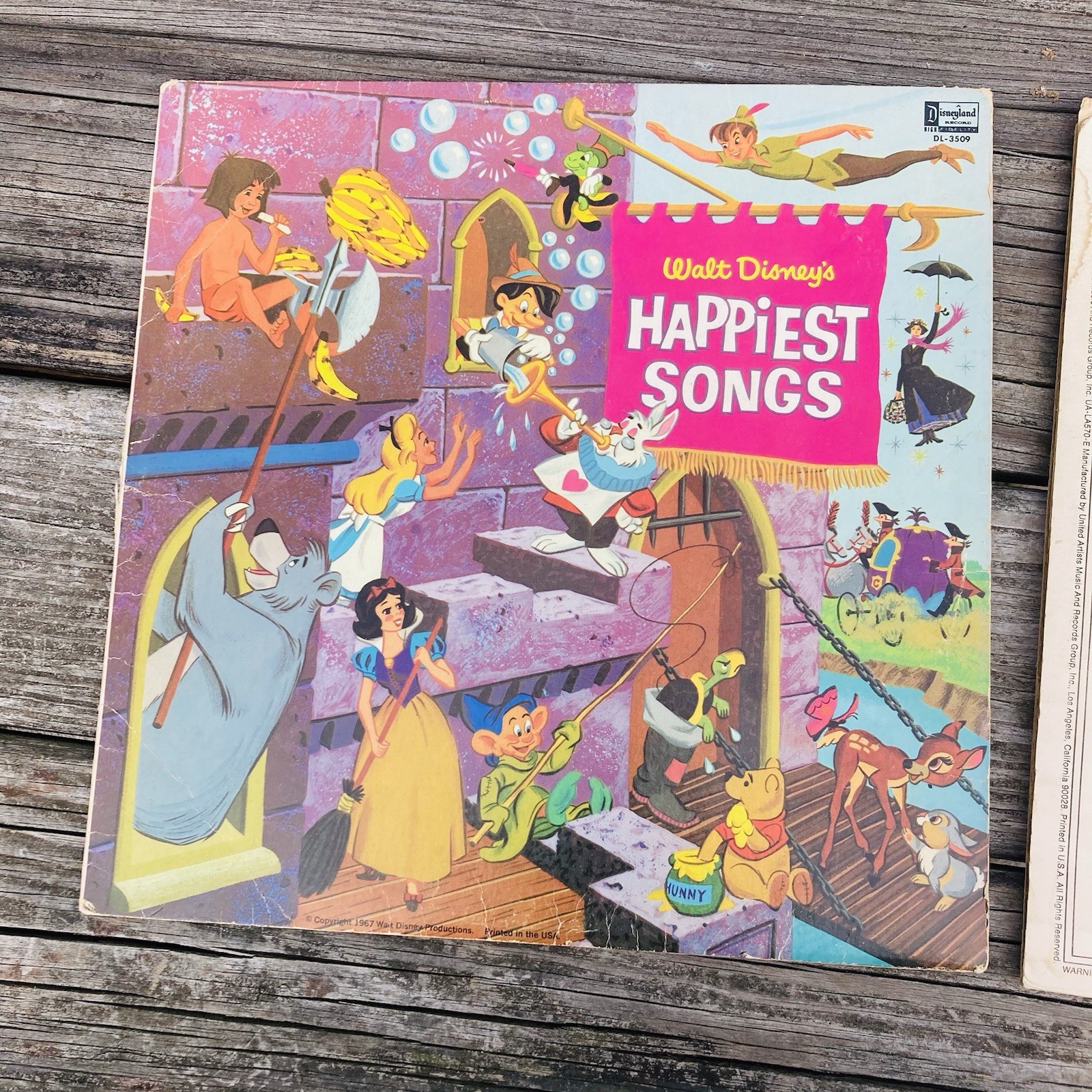 4 Vinyl LP 33 RPM Captain Kangaroo, 2 Chipmunks Albums, & Walt Disney Songs