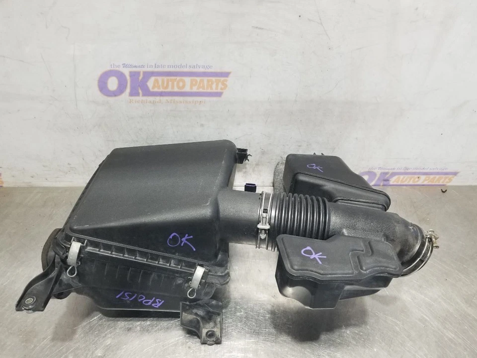 11 2011 TOYOTA LAND CRUISER 5.7L ENGINE AIR CLEANER AIR INTAKE  - Imagem 4 de 4