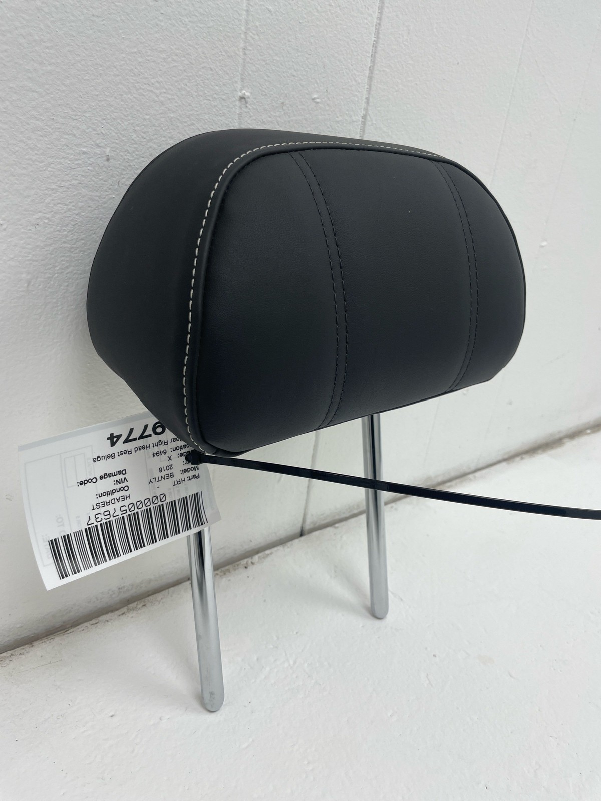 2015-2020 BENTLEY BENTAYGA OEM Rear Right Head Rest Beluga Black Leather