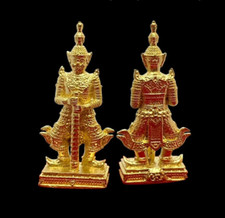 Statua gigante Thao Wessuwan Wat Arunratchawararam tempio Buddha tailandese amuleto