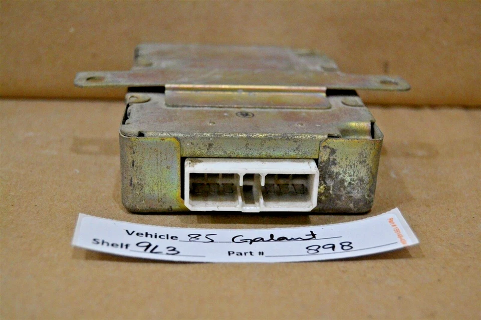 1985 Mitsubishi Galant Cruise Control computador MB399944 módulo 98 9L3 - Imagem 3 de 3