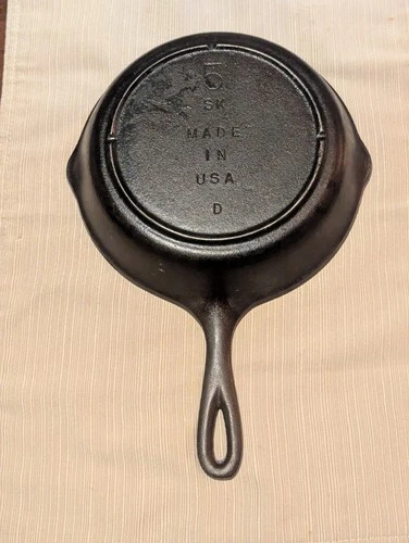 Vintage Lodge #5 Cast Iron Skillet Pan - Marked - 5 SK Made In USA D