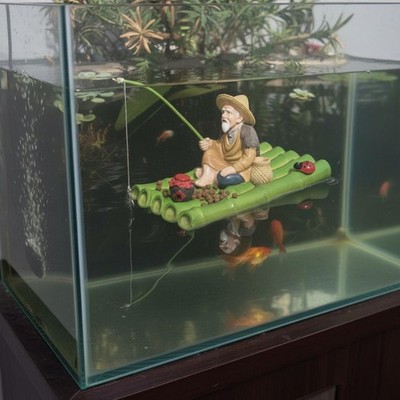 Fischerfigur auf Bambusfloß schwimmfähig Angler auf Floß Figur handgefertigt