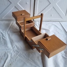 Portacucito in legno a fisarmonica vintage – scatola da cucito a 5 scomparti