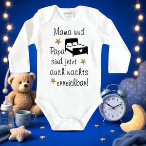 Lustiger Strampler Baby-Body Bodie Mama & Papa sind jetzt auch Nachts erreichbar