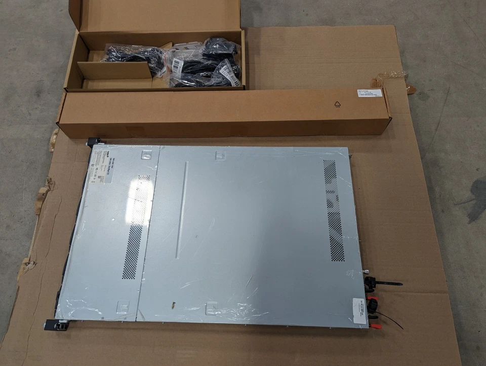 MiTAC Tyan GC68A-B8056 1U Server 12x 12.5" SAS DDR5 - Image 3 of 4