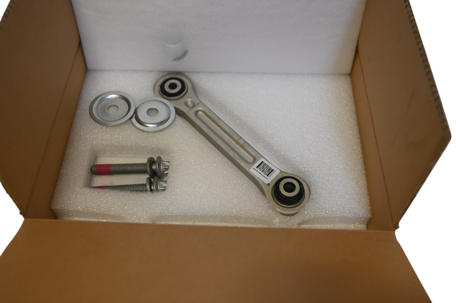 2014-2016 Maserati Ghibli Knuckle Hub Left Rear Arm Link Genuine OEM 670006804