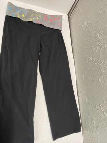 PINK Victoria's secret yoga pants capri “love Pink” On Back Size Small