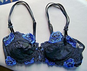 Lise Charmel Black/Blue No Noir Dentelle Balconette U/W Bra