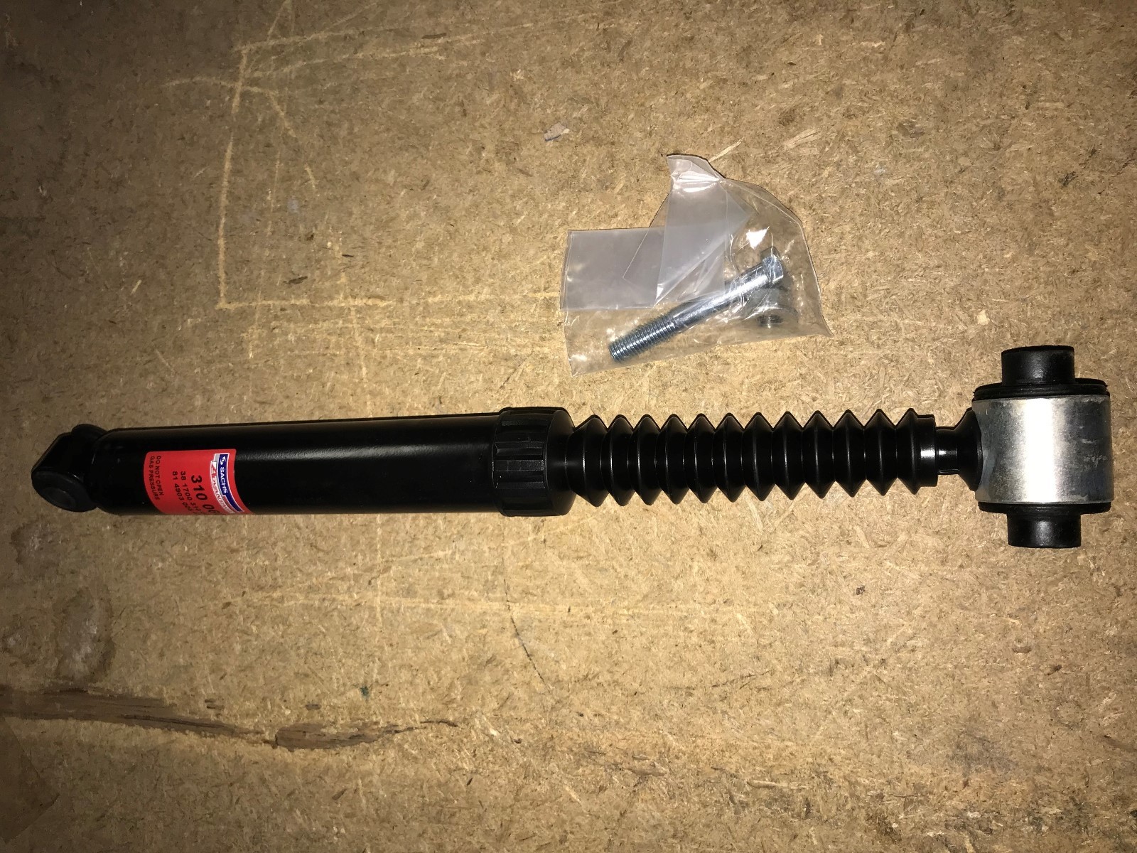 Rear Shock Absorber RENAULT MEGANE Incl Cabrio Sport Tourer Scenic 