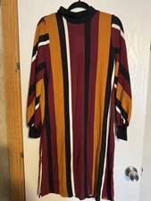 ces femme dress NWT Size Medium Long Sleeve Midi Mock Neck