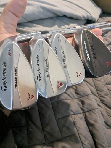Right TaylorMade milled grind satin chrome,black wedge set.52,54,56,58.