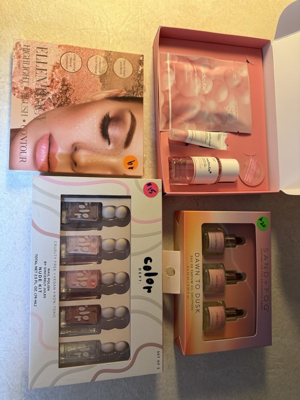 Ellen Tracy Medicube Color Dept Sand + Fog Beauty Sets
