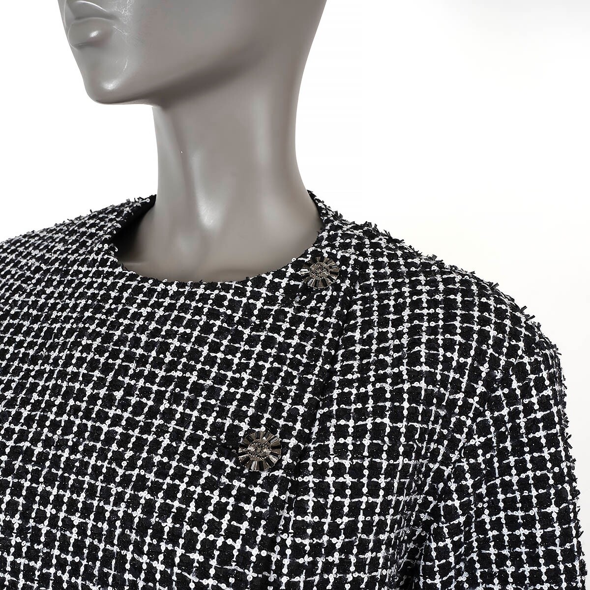 69282 auth CHANEL black white 2023 23C MONTE CARLO SEQUIN TWEED Jacket 38 fits M image 5