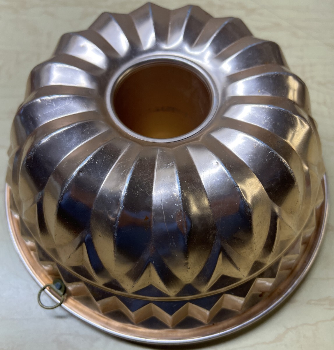 Vintage Decorative Aluminum Fluted Bundt Cake Mold Classic Tube