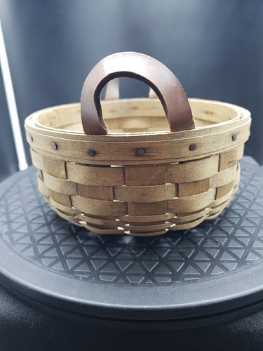 Vintage Longaberger Round Darning Basket 7" Across 3.25" Tall Basket Only 1983 - Picture 2 of 8