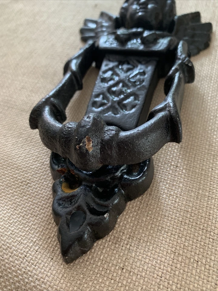 "Antiguo llamador de puerta de querubín ángel de la guarda de hierro forjado fundido rústico 8""" Foto 2 de 4