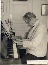 NOBEL PEACE PRIZE 1952 MISSIONARY Albert Schweitzer autograph, signed clipping o