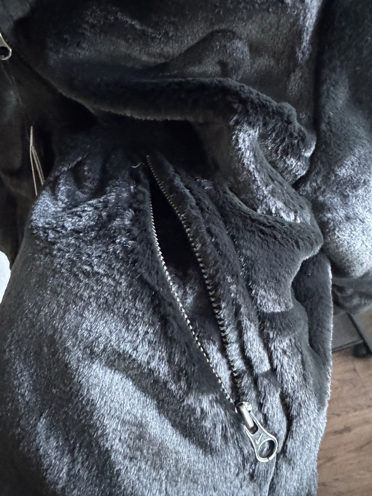 SIZE XS Nike Sportswear EssentialWomen's Loose Fur All Over Print Faux fur thumbnail 8