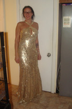 stunning Women's Formal Size 6 Gold fully Sequined Backless Long Gown prom