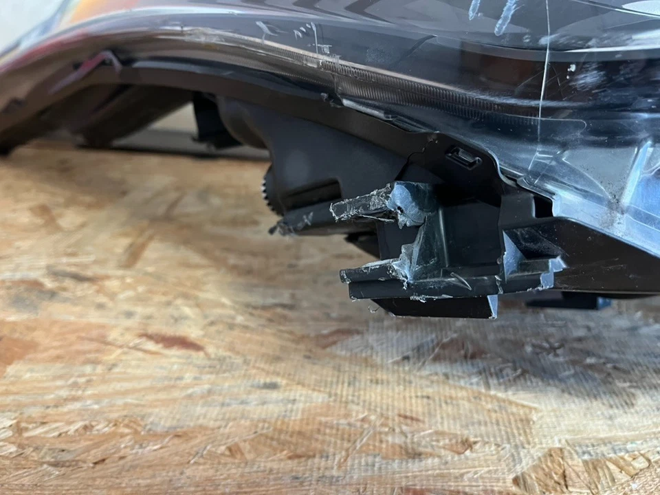 OEM 2020-2022 Toyota C-HR Right RH Passenger Side LED Headlamp (See Notes) - Image 3 of 4