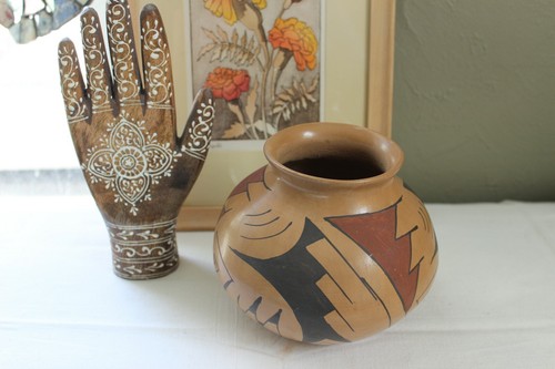 Mata Ortiz Pottery Polychrome Seed Pot Vase - Picture 9 of 9
