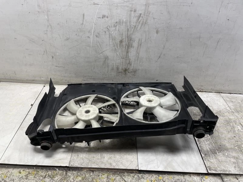 Toyota RAV4 2011 2,5 L conjunto de ventilador de refrigeración radiador OEM+ Foto 3 de 4