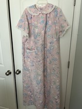 Vintage Carole long pink floral cotton housecoat or robe, size L