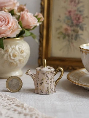 Arrosoir miniature de collection en porcelaine de Limoges D'ART - Photo 1/3