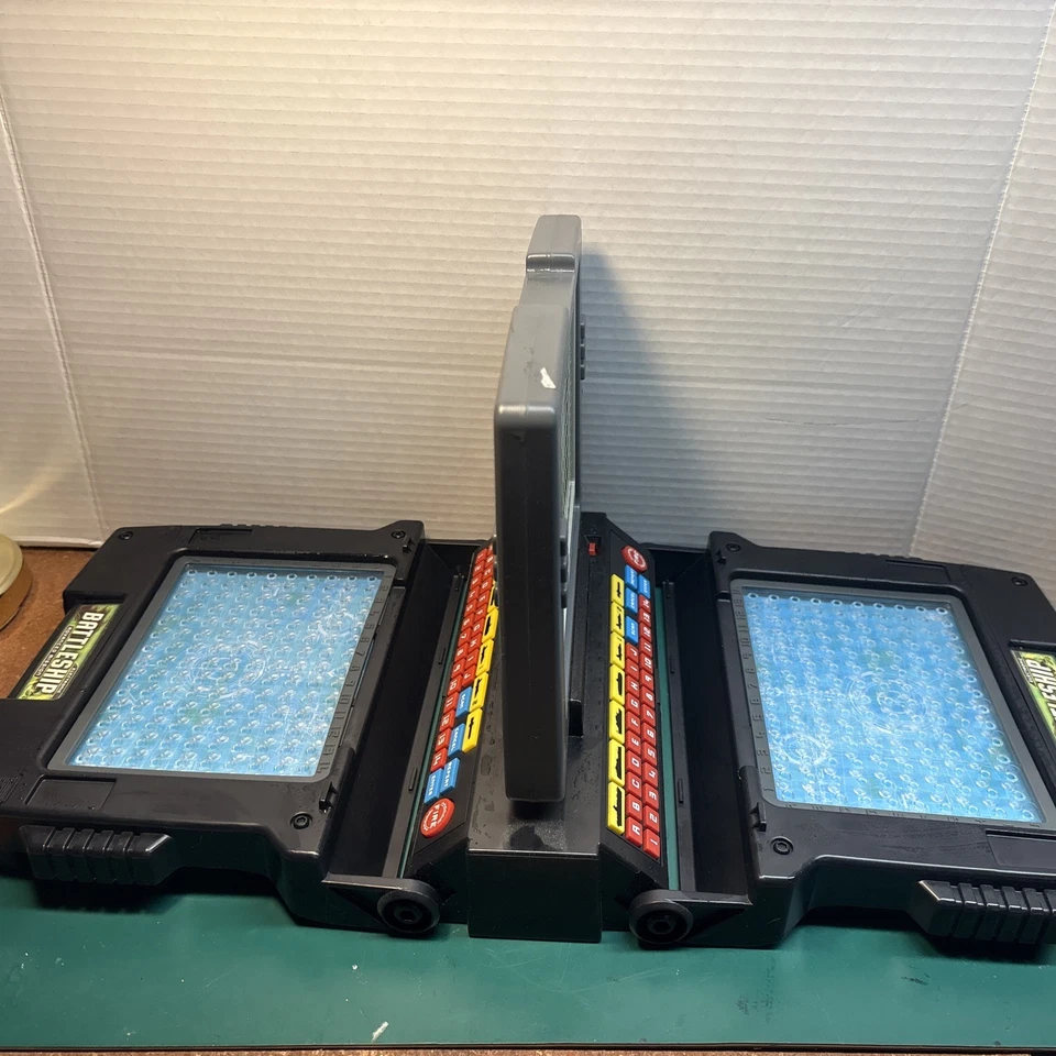 Milton Bradley Electronic Battleship Advanced Mission Juego Foto 2 de 4