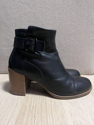 schwarze stiefel