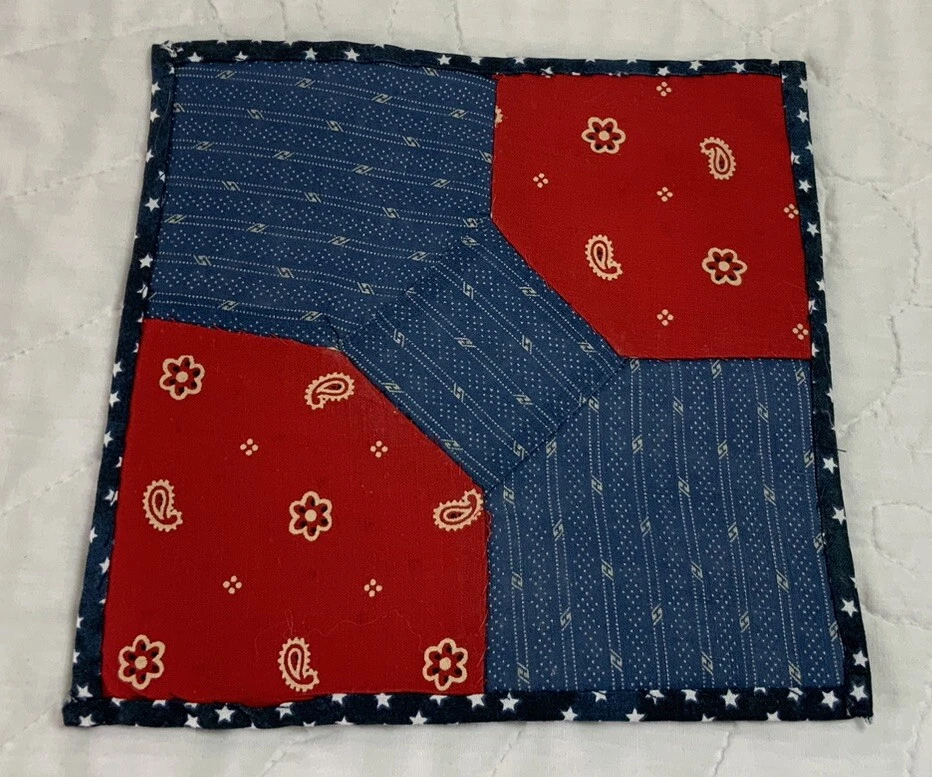 Vintage Antique Patchwork Quilt Table Topper, Bow Tie, Early 1900’s, Navy, Red - Image 3 of 4