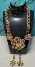 Gorgeous Goldtone Multi Link Chain Necklace W/ Flower Pendant Matching Earring