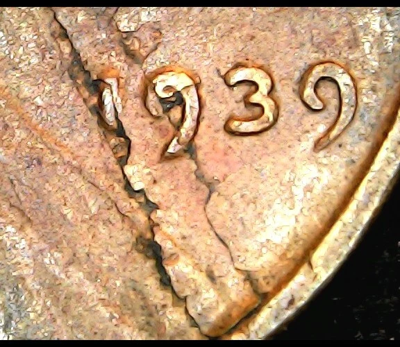 1939 Lincoln Wheat Cent, No Mint Mark, Error - Bisecting Die Crack - Image 3 of 4