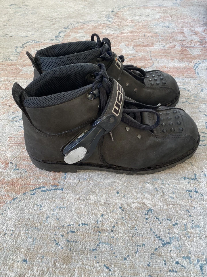 Botas de motocicleta ICON Motorsports Super Duty punta dura hebilla para hombre 8 Foto 3 de 4