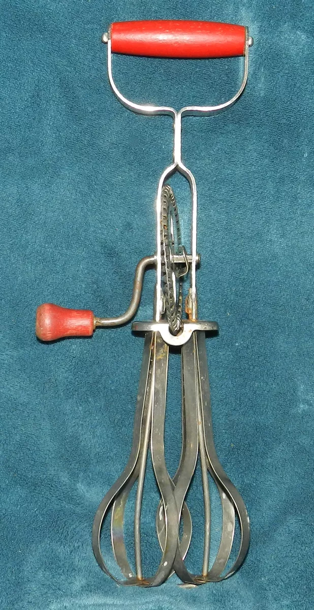 Vintage/antique Universal Hand Mixer/whipper/egg Beater 