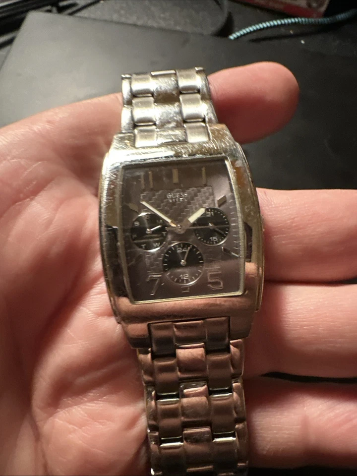 Men’s Guess STEEL watch works perfect read description - Image 4 of 4