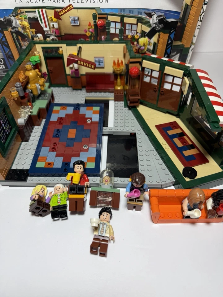 FRIENDS Lego Set 21319 Partial Build Box and Manual Mini Figures - Image 4 of 4