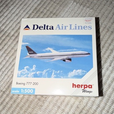 Herpa Wings Delta Air Lines Boeing 777-200 1:500 Pre-Built w/ Stand 506441