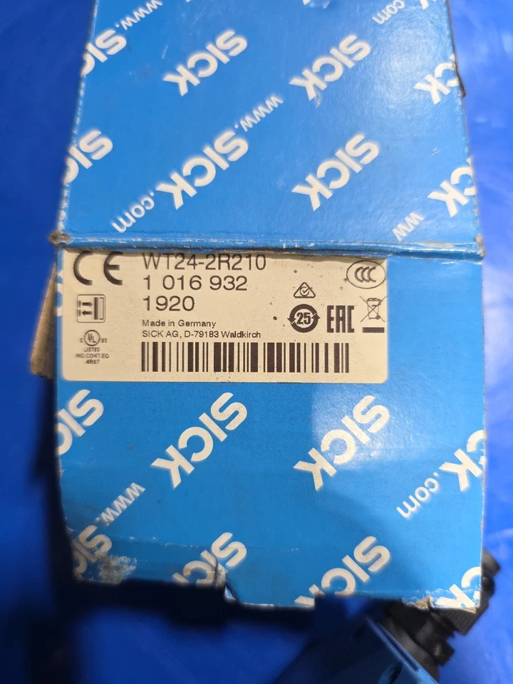 SICK WT24-2R210 PHOTOELECTRIC PROXIMITY SENSOR - NEW FREE SHIP - Image 2 of 4