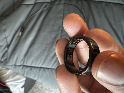 Oura Ring Gen3 Activity Tracker Smart Ring Size 13 Black Rechargeable Battery