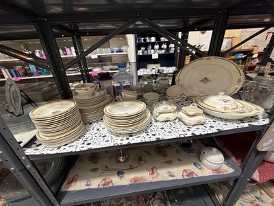 W.M. Grindley & Co Ltd Sheraton Ivory Dinner Set, Flower Theme, England
