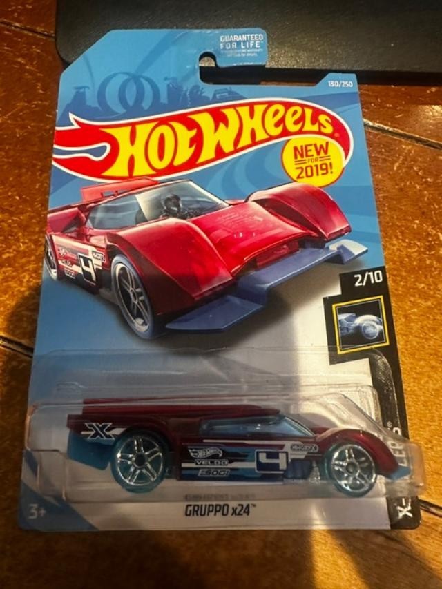 2019 Hot Wheels X-Raycers Gruppo x24 #130 Red/Blue