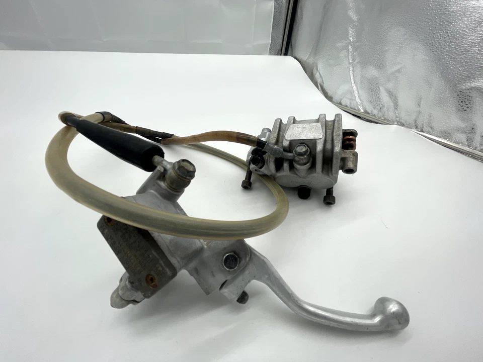 Kawasaki KLX300R 2002 pinza delantera cilindro maestro Foto 2 de 4