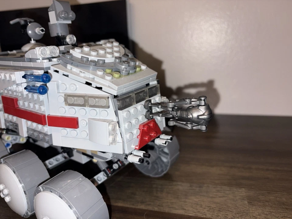 BRICKZ Star Wars Clone Turbo Tank 75151 con minifiguras corregidas y 1 Lego B2 Foto 3 de 4