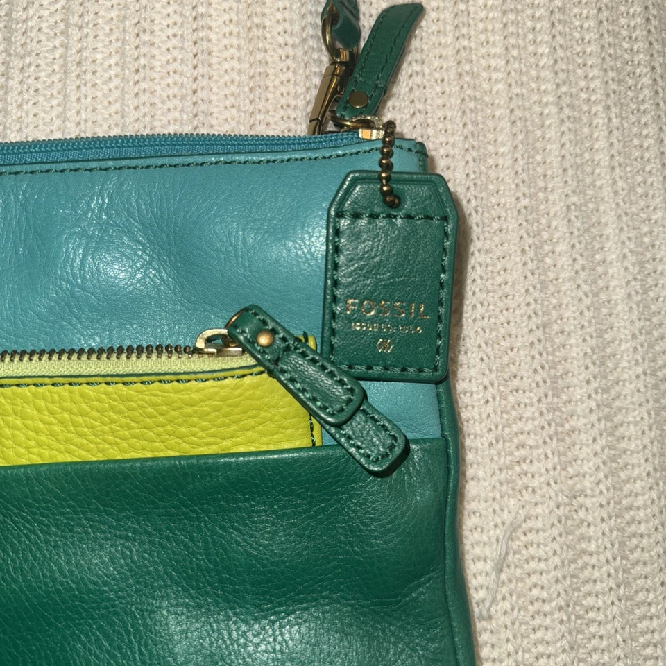 Bandolera de cuero fósil color verde Foto 2 de 4
