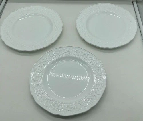 3 Vintage Indiana Orange Blossom Milk Glass Dinner Plates Approximately 10"